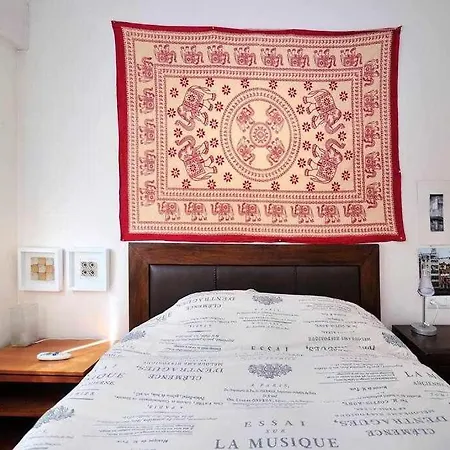Sleep & Duplex Barri Vell خيرونا