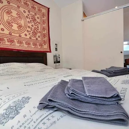 Sleep & Duplex Barri Vell شقة خيرونا
